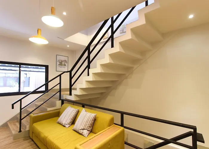 Bed & Breakfast Folk Poshtel Silom 2*