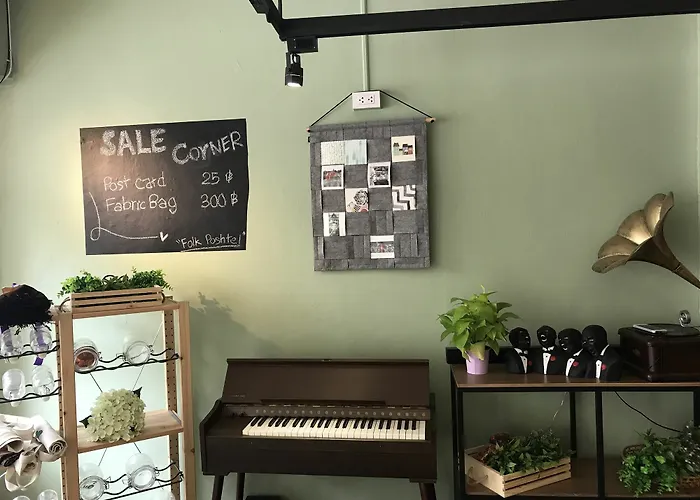 Folk Poshtel Silom Bed & Breakfast