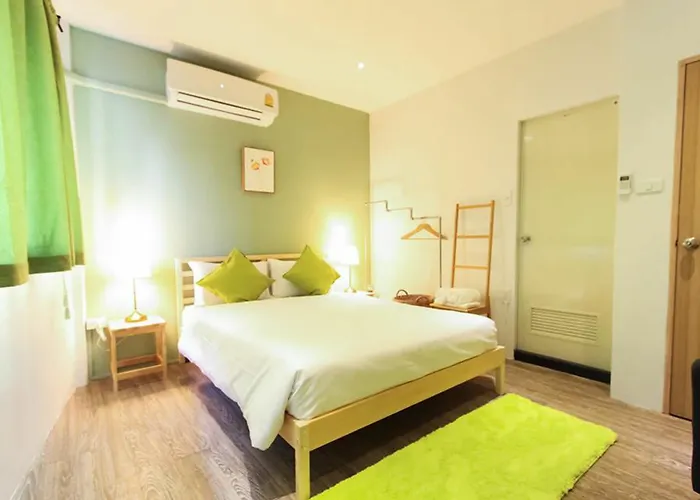 Bed & Breakfast Folk Poshtel Silom Bangkok