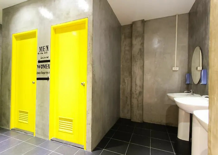 Folk Poshtel Silom Bangkok