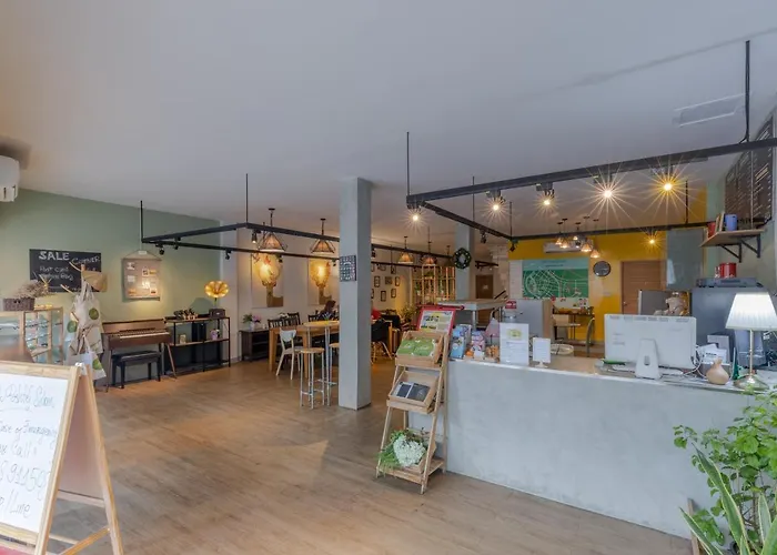 Folk Poshtel Silom Bed & Breakfast 2*