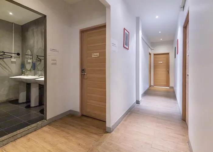 Folk Poshtel Silom Bed & Breakfast Bangkok