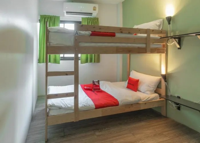 Folk Poshtel Silom Bed & Breakfast 2*